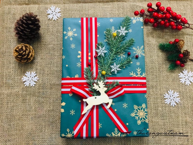 Hộp Quà To Gói Sẵn Phong Cách Giáng Sinh (23*32*5cm) - Mẫu 8